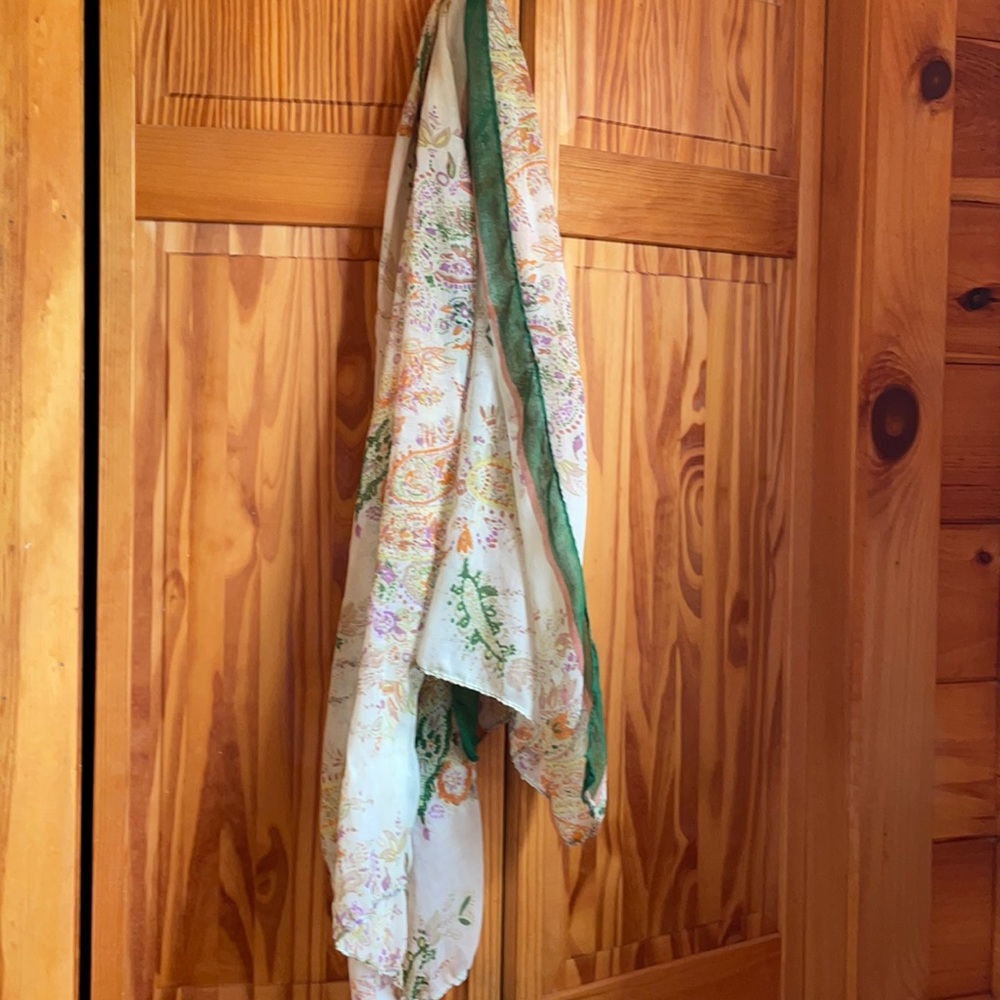 Women’s scarf